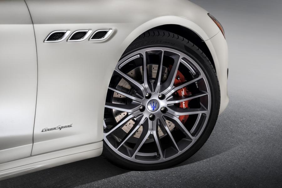 Колеса Maserati Quattroporte GTS GranSport 2016 года  (фото 14 из 46)